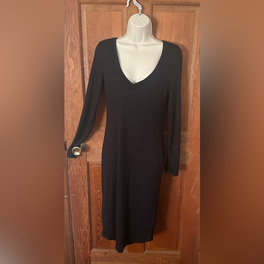 Bar lll Women’s Long Sleeved Deep V Neck Black Dress Size XS